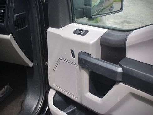 Used 2017 Ford F150 XL w/ Equipment Group 101A Mid RWD image 62