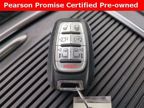 Used 2024 Chrysler Pacifica Limited image 30