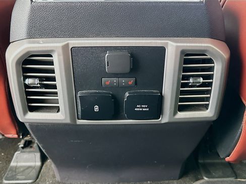 Used 2018 Ford F150 Platinum w/ Equipment Group 701A Luxury AWD/4WD image 15