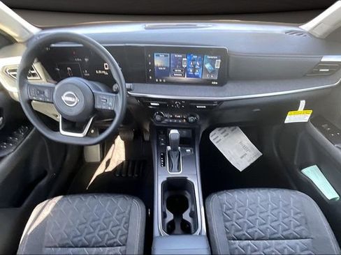 New 2026 Nissan Kicks SV w/ SV Premium Package FWD image 5