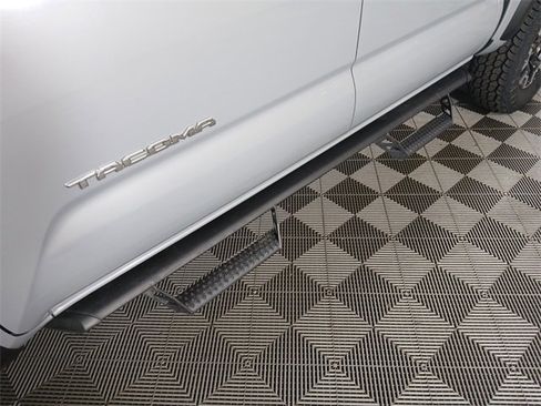 Used 2019 Toyota Tacoma TRD Off-Road image 7