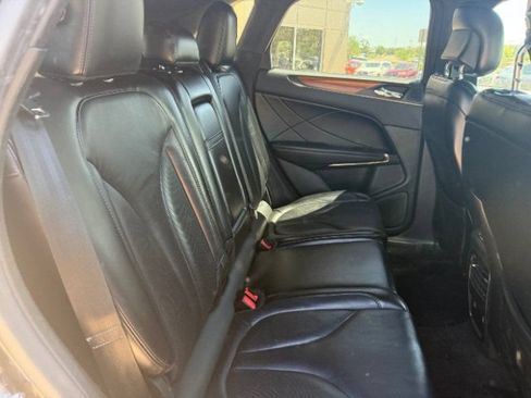 Used 2019 Lincoln MKC Select w/ Select Plus Package AWD/4WD image 12