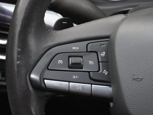 Used 2023 Cadillac XT4 Luxury w/ Cold Weather Package FWD image 19