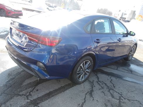 Used 2023 Kia Forte LXS image 7