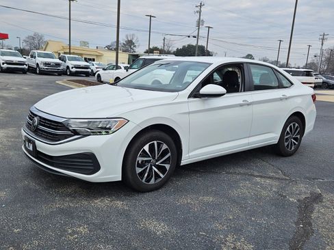 Used 2024 Volkswagen Jetta S image 3