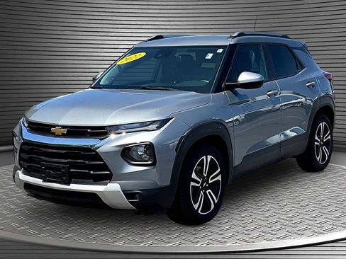 Used 2023 Chevrolet TrailBlazer LT FWD image 3