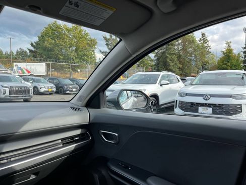 Used 2025 Kia K4 FWD image 34