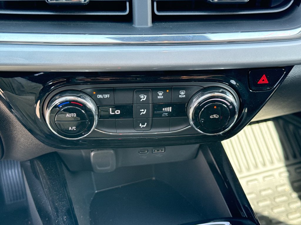 Used 2026 Chevrolet Trax LT FWD image 29