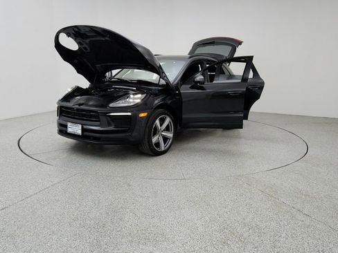 Used 2022 Porsche Macan image 9