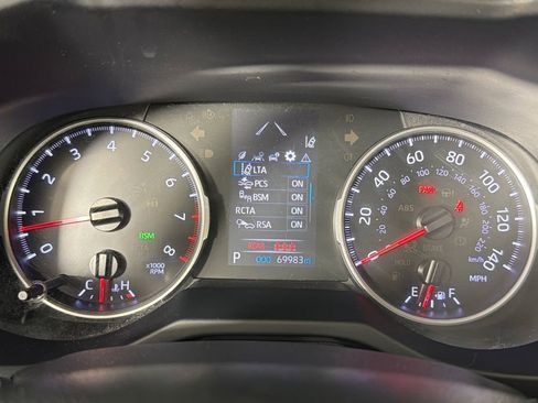 Used 2020 Toyota RAV4 XLE Premium image 28