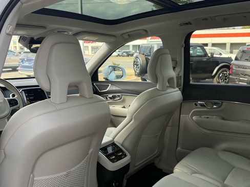 Used 2020 Volvo XC90 T6 Momentum image 31