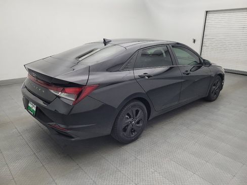 Used 2022 Hyundai Elantra SEL w/ Convenience Package FWD image 9