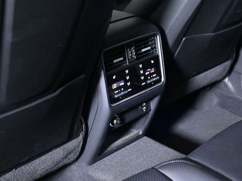 Certified 2023 Porsche Cayenne Platinum Edition AWD/4WD image 20