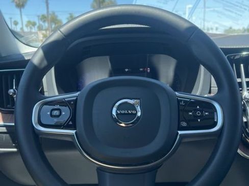 Used 2023 Volvo XC60 B5 Ultimate w/ Climate Package AWD/4WD image 12