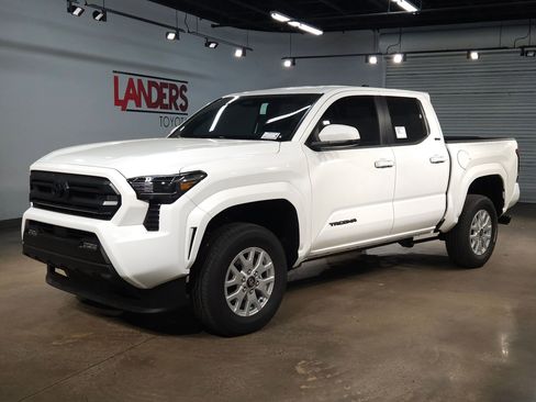 New 2026 Toyota Tacoma SR5 image 3