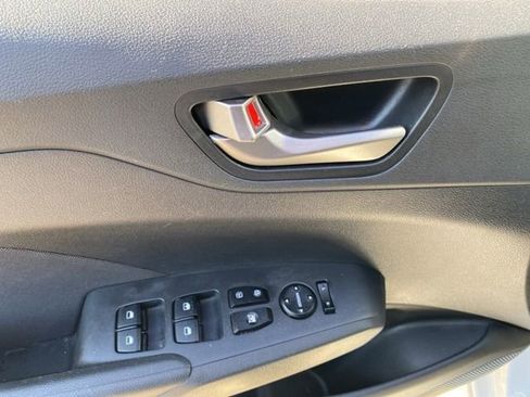 Used 2021 Hyundai Accent SE image 18