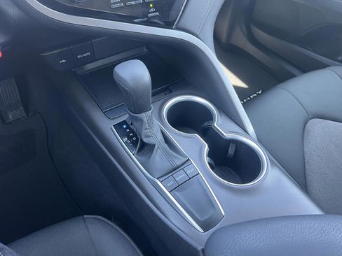 Used 2022 Toyota Camry LE image 18