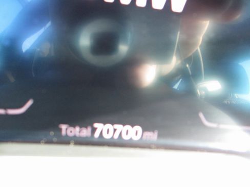 Used 2022 BMW 740i xDrive w/ Premium Package image 29