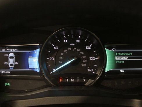 Used 2018 Ford Explorer XLT w/ Equipment Group 202A image 9