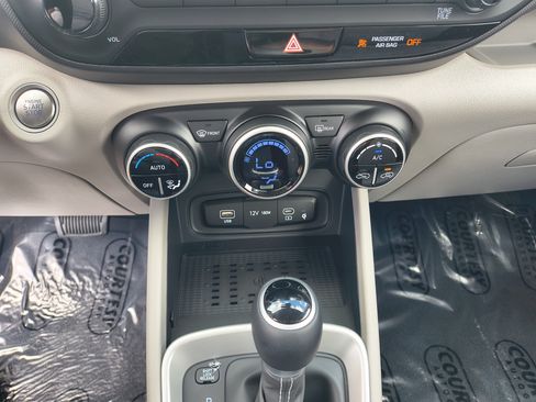 New 2026 Hyundai Venue SEL FWD image 25