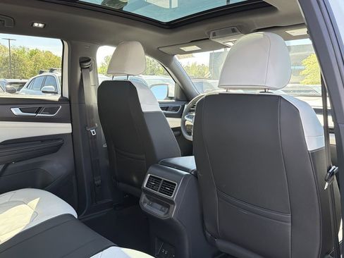 New 2026 Volkswagen Atlas Cross Sport SEL Premium R-Line AWD/4WD image 17