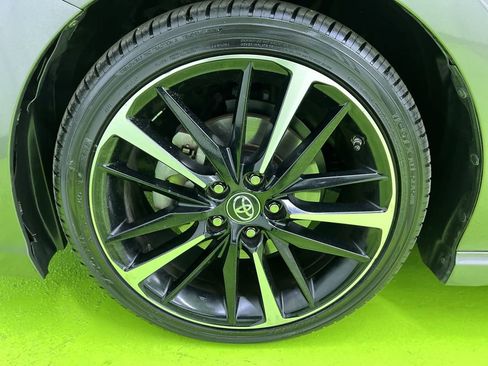 Used 2018 Toyota Camry XSE FWD image 14