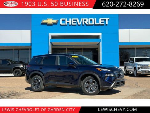 Used 2025 Nissan Rogue SV image 1