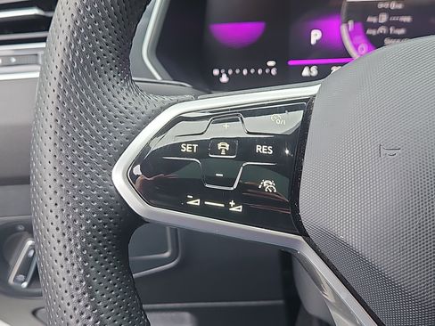 Certified 2024 Volkswagen Tiguan SE R-Line image 19