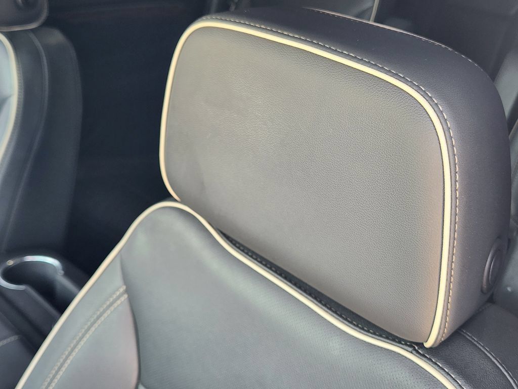 Used 2024 Chevrolet Suburban Premier w/ Premium Package RWD image 15
