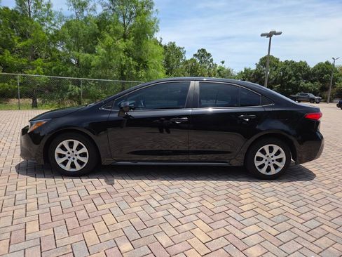 Used 2023 Toyota Corolla LE FWD image 8