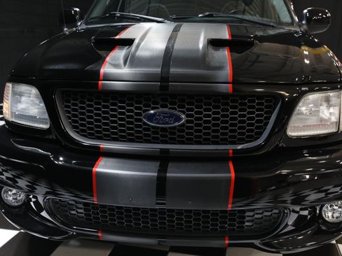 Used 2000 Ford F150 Lightning RWD image 10