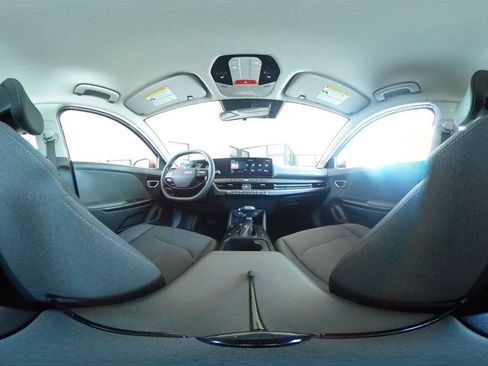 Used 2025 Kia K4 FWD image 41