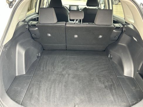 Used 2021 Toyota RAV4 LE AWD/4WD image 20