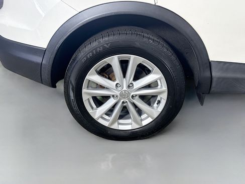 Used 2017 Nissan Rogue Sport SV AWD/4WD image 33
