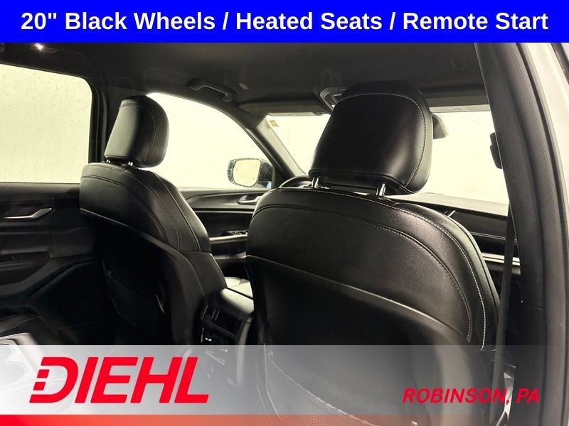 Used 2023 Jeep Grand Cherokee Altitude AWD/4WD image 13