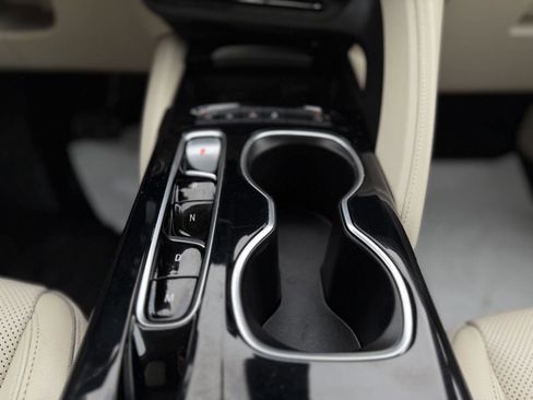 Used 2021 Buick Envision Essence image 22