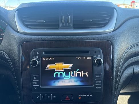 Used 2015 Chevrolet Traverse LT image 34