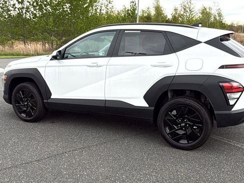 Certified 2024 Hyundai Kona SEL AWD/4WD image 10