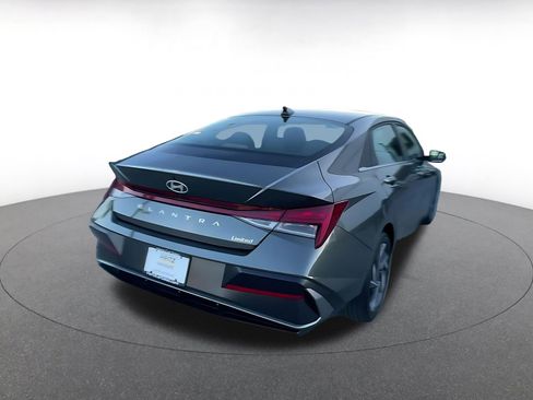 Used 2025 Hyundai Elantra Limited image 14