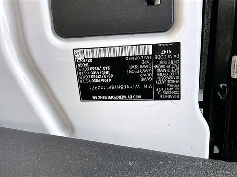 Used 2023 Mercedes-Benz Sprinter 2500 image 25
