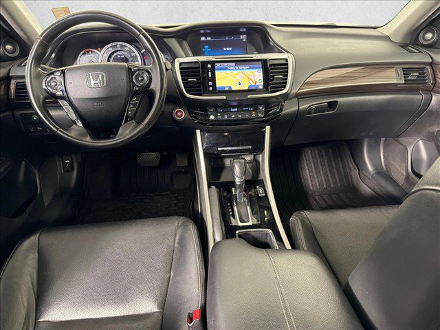 Used 2016 Honda Accord Touring image 24