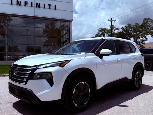 Used 2024 Nissan Rogue SV AWD/4WD image 1