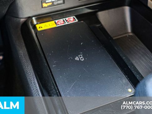 Used 2025 Toyota Camry LE image 43