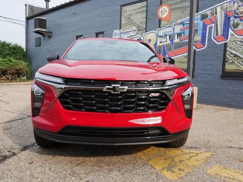 New 2026 Chevrolet Trax RS w/ Driver Confidence Package FWD image 2
