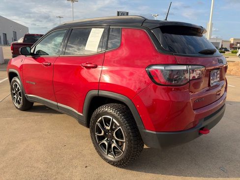Used 2025 Jeep Compass Trailhawk AWD/4WD image 10