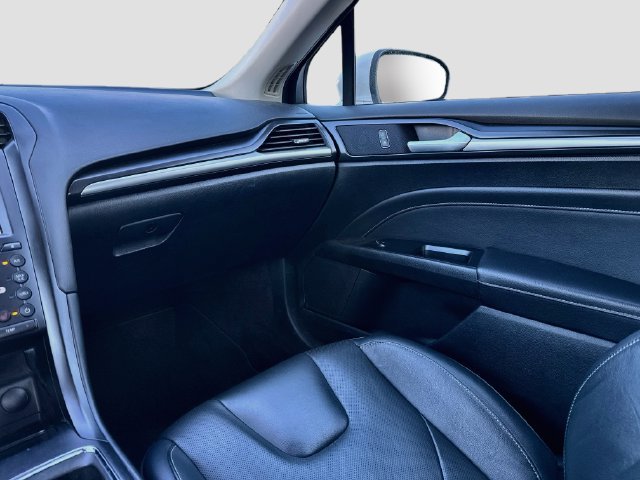 Used 2019 Ford Fusion Titanium FWD image 23