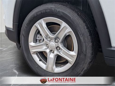 Certified 2024 Jeep Compass Latitude image 31