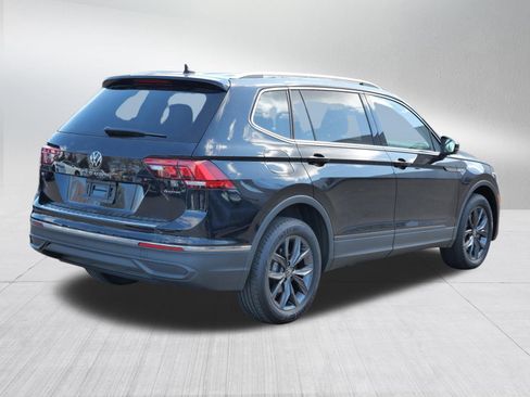 Certified 2022 Volkswagen Tiguan SE image 7
