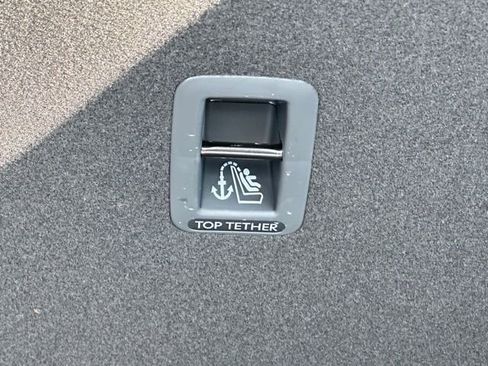 New 2026 Volkswagen Tiguan SE R-Line image 19