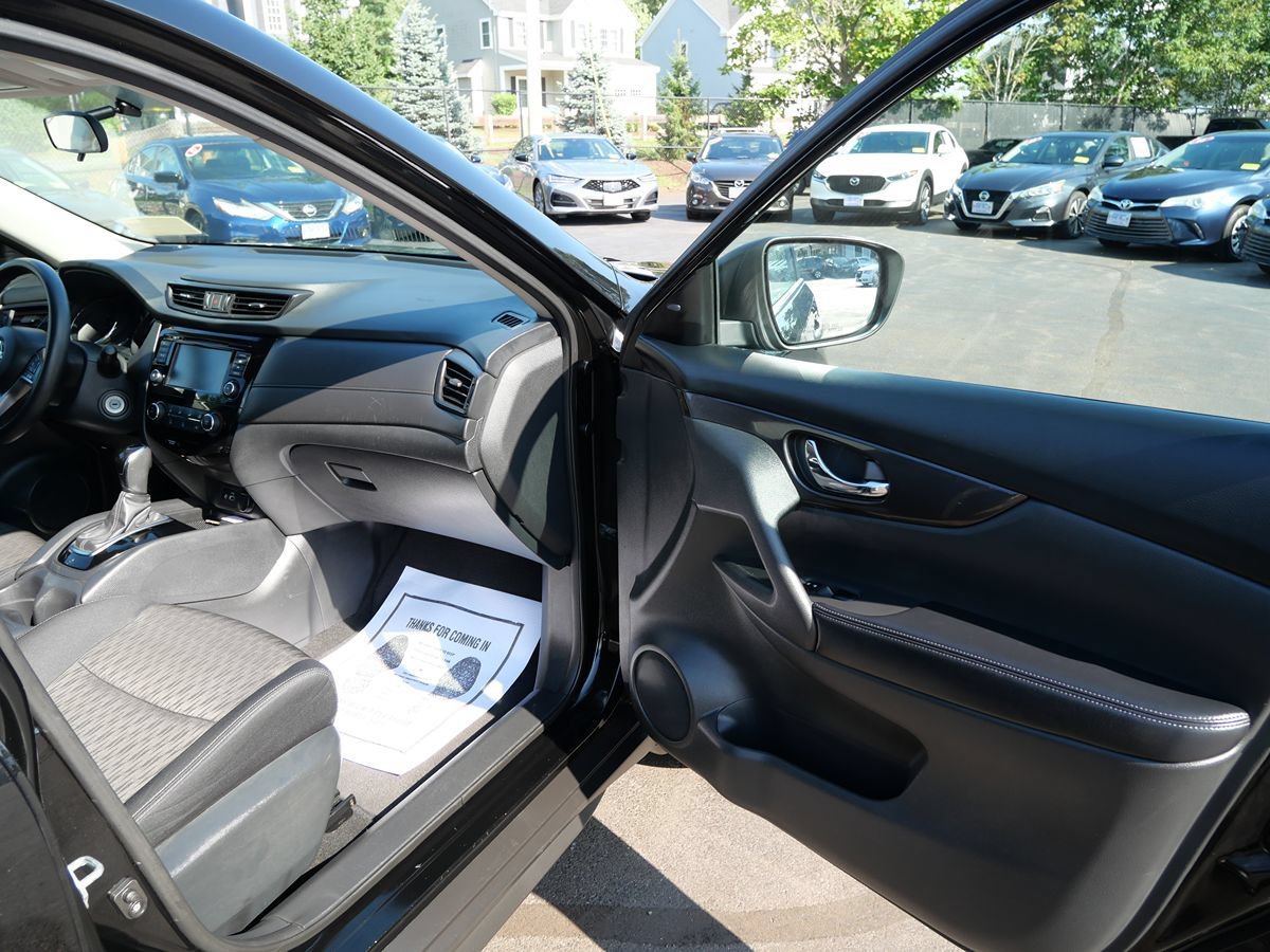 Used 2018 Nissan Rogue S AWD/4WD image 18